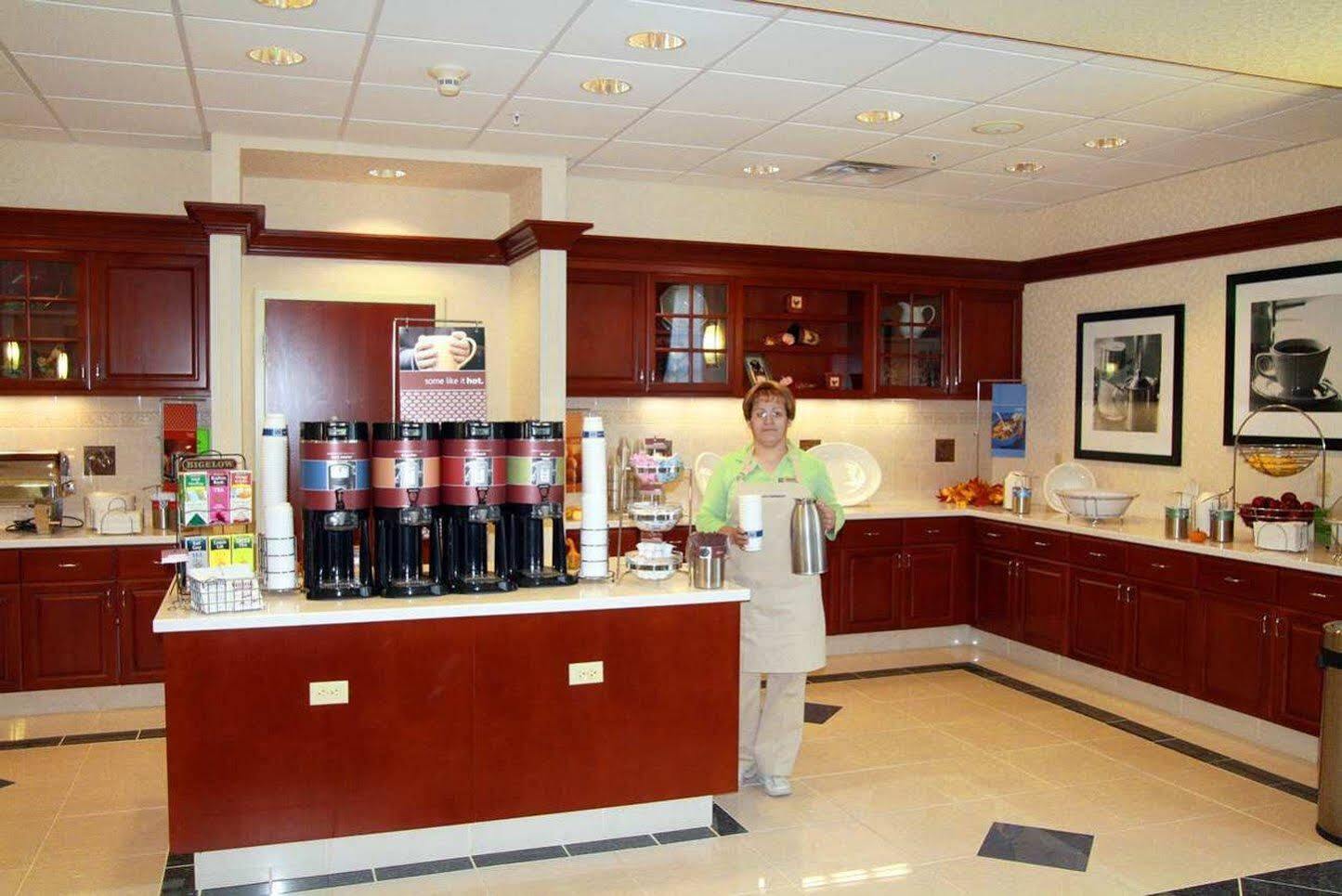 Hampton Inn & Suites Розуел Екстериор снимка